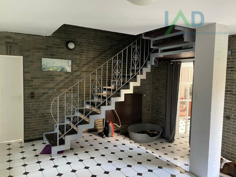 5f393982-a5c8-483d-b3a2-6f1e61