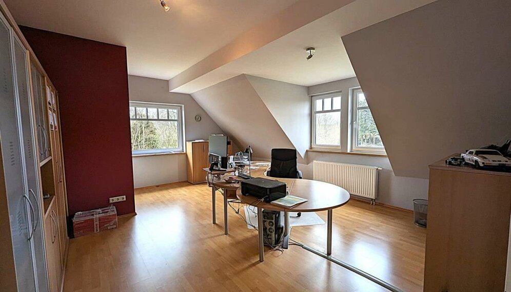 Wohnhaus OG - Büro