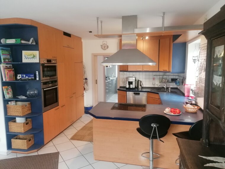 EG.  Wohnzimmer und Küche 