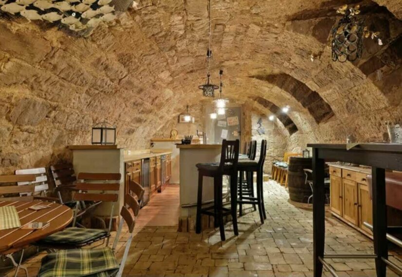 Gewölbekeller-Bar