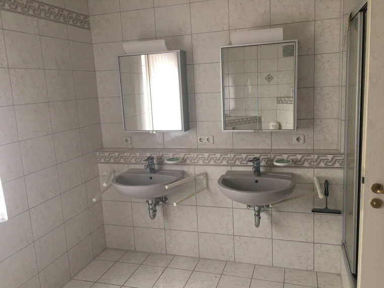 Bad mit 2 Waschbecken