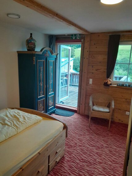 Doppelz. mit Bad +Dachterrasse