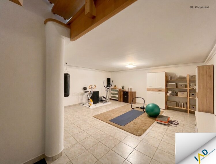 Fitnessbereich im Keller