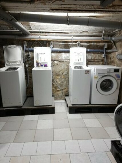 Waschplätze im Keller