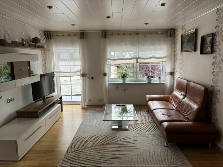 OG Fernsehecke mit Balkon