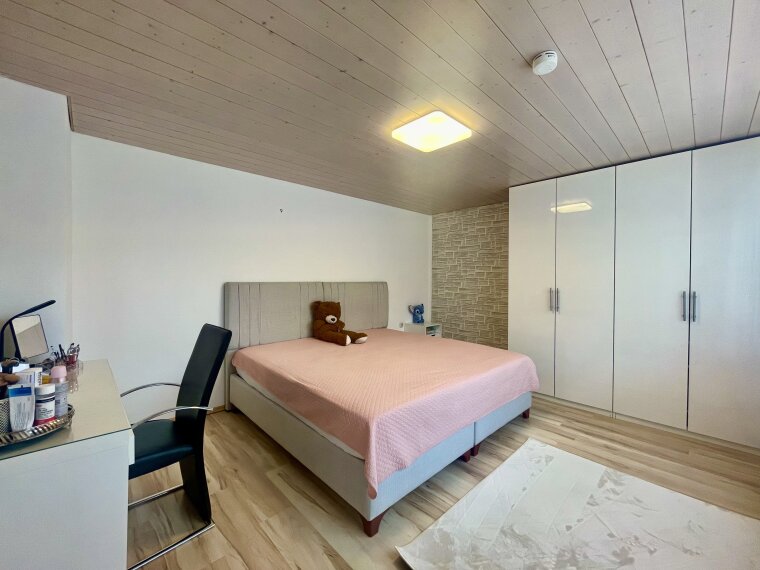 Schlafzimmer 2 von 1 OG