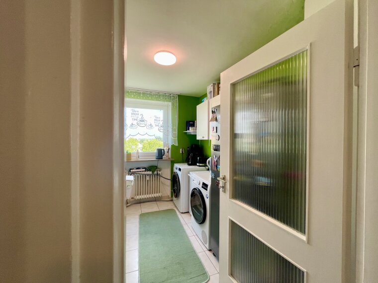 Küche mit Anschluss für Waschm