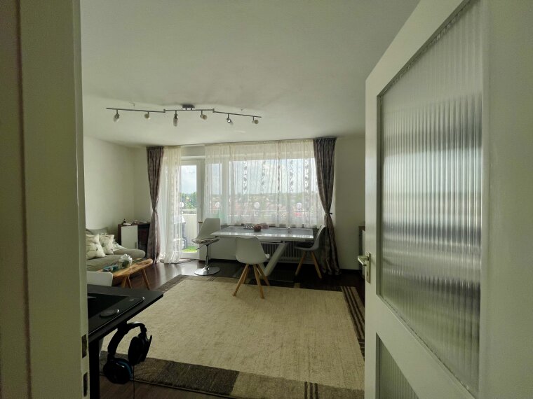 Wohnzimmer Zugang zum Balkon