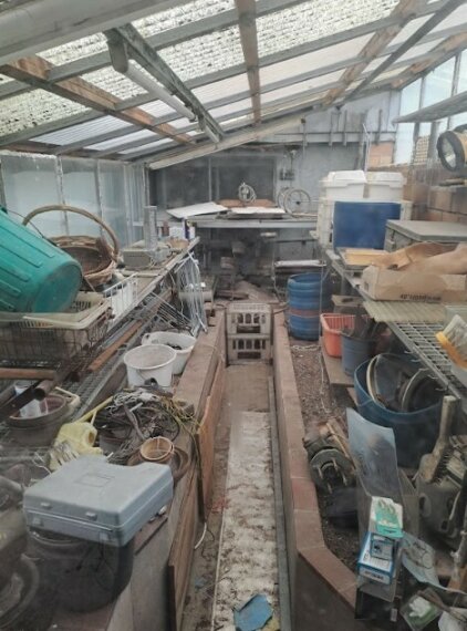 Ehemaliges Gewächshaus mit Heizung