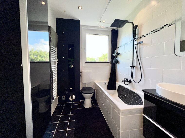 Tageslichtbad mit Dusche