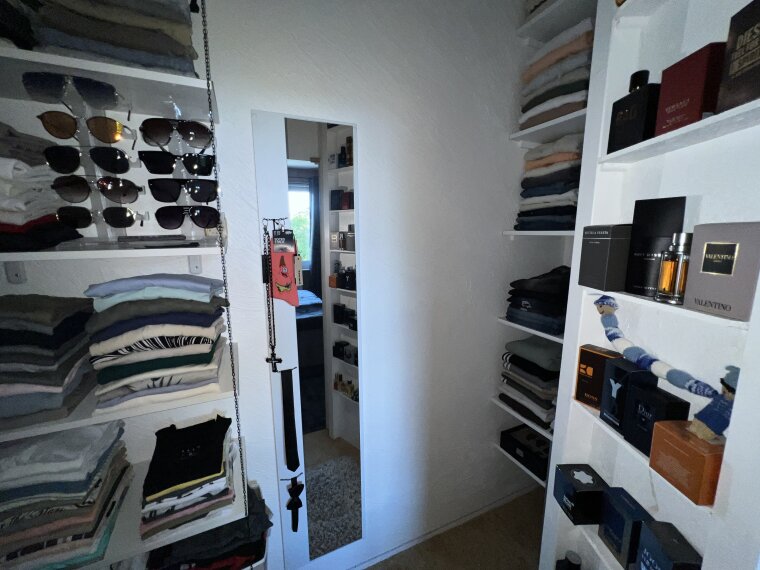 Begehbarer Kleiderschrank