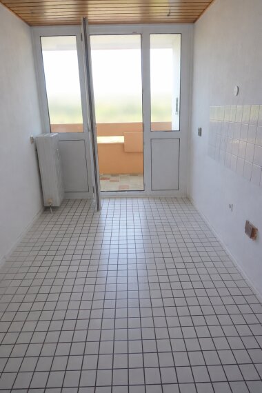 Küche mit Zugang Balkon