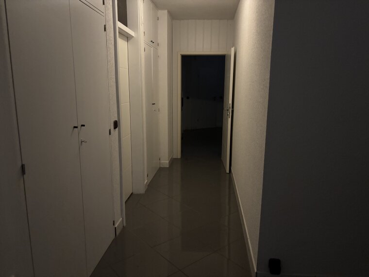 Flur mit Einbauschränken