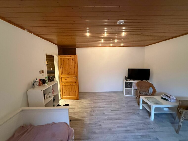 Wohn & Schlafzimmer 2