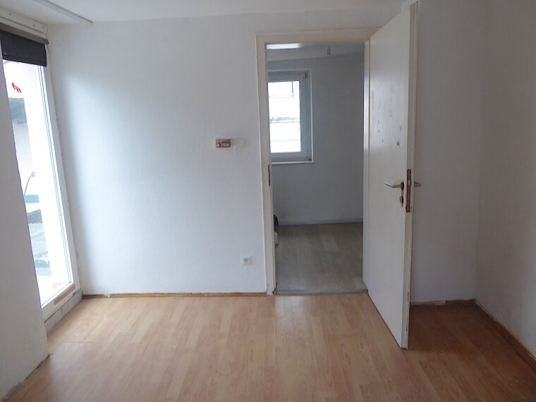 Schlafzimmer III OG mit Zugang Balkon