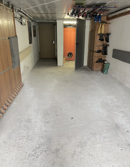 Garage mit Technikraum