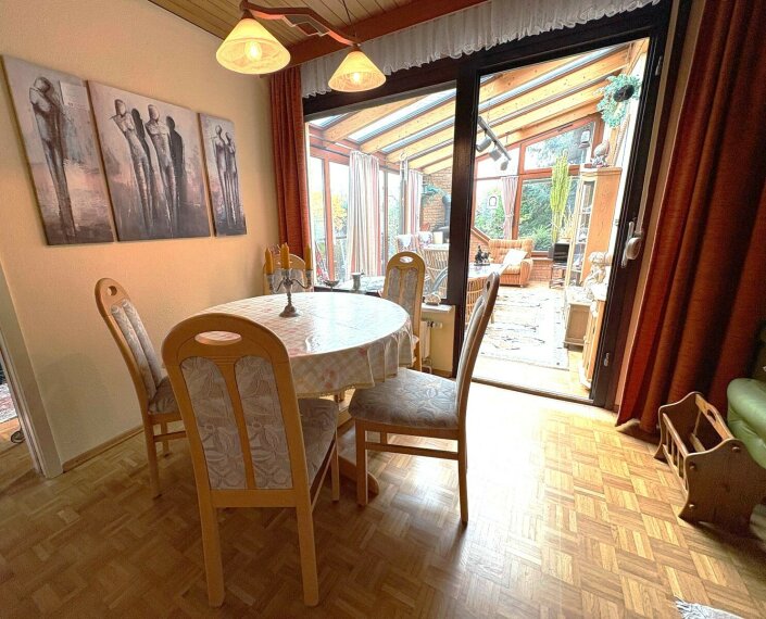 Esszimmer mit Wintergarten