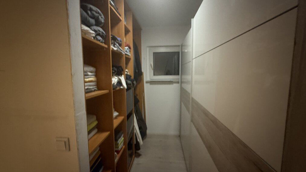 Begehbarer Kleiderschrank