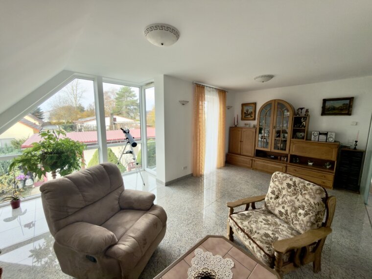 Wohnen mit Fensterfronten OG