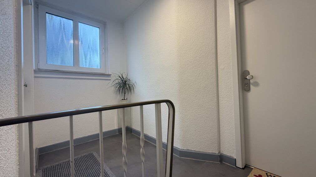 Hausflur - Wohnungseingänge 1. OG