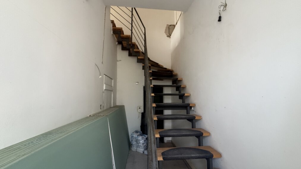 Wohnung - Rohbau - Aufgang