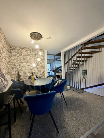 1. OG Essbereich/ Blick Küche