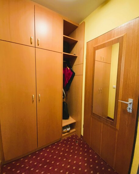 Flur mit Einbauschrank