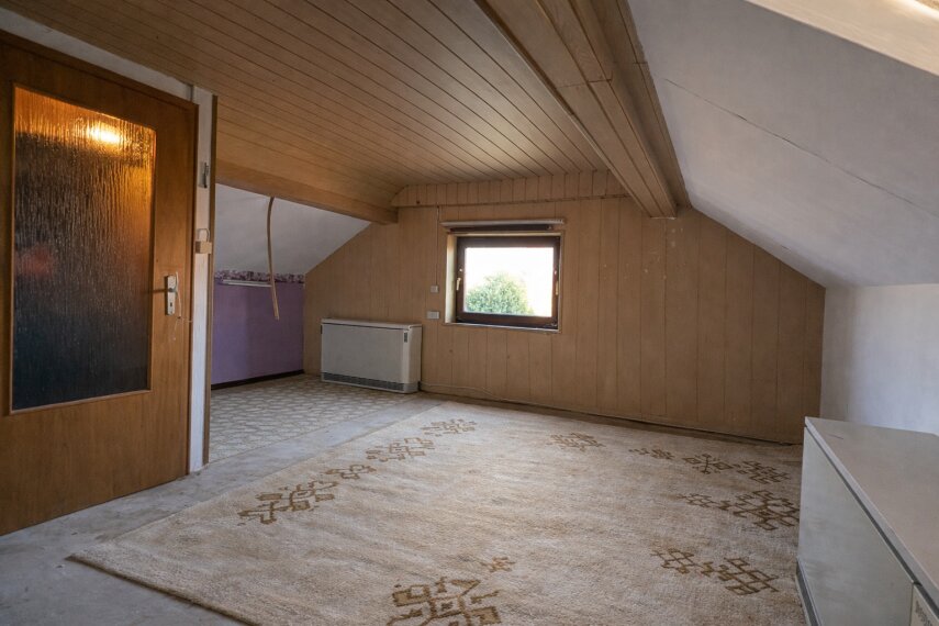 DG Dachbodenraum mit Blick zum Giebel