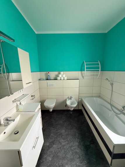 Tageslicht Bad mit Wanne