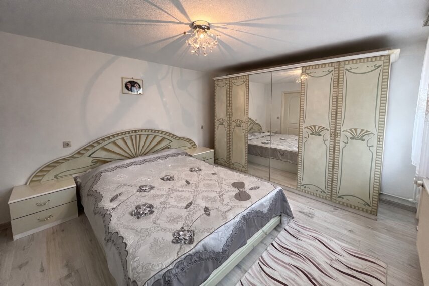 Whg. 2 Schlafzimmer (OG)