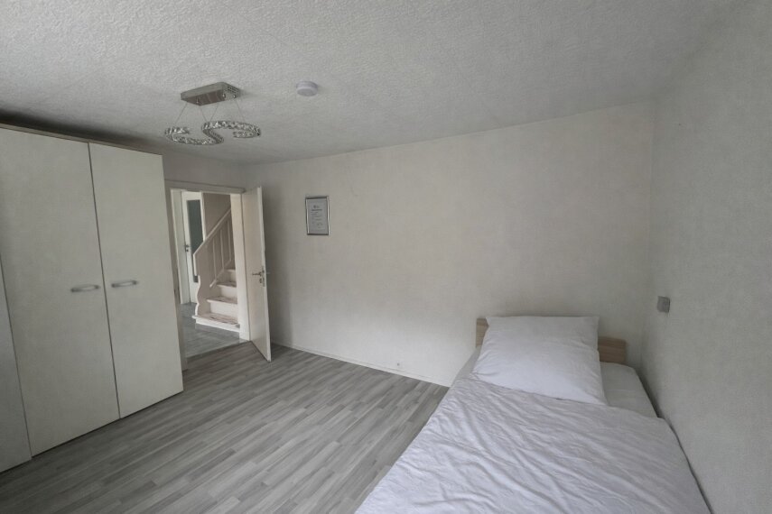 Whg. 1 Schlafzimmer Nr. 2 (EG)