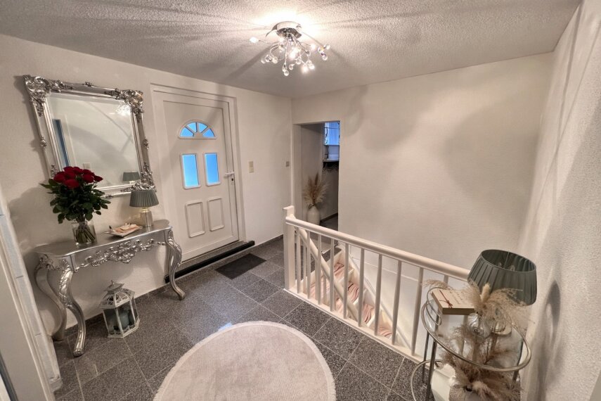 Whg. 2 Eingangsbereich (OG)