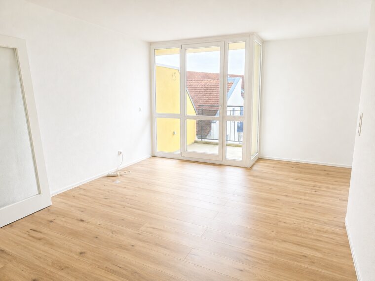 2 .OG Raum mit Balkon