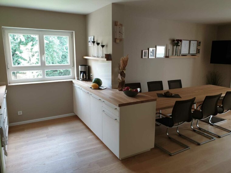 Küche mit Essbereich