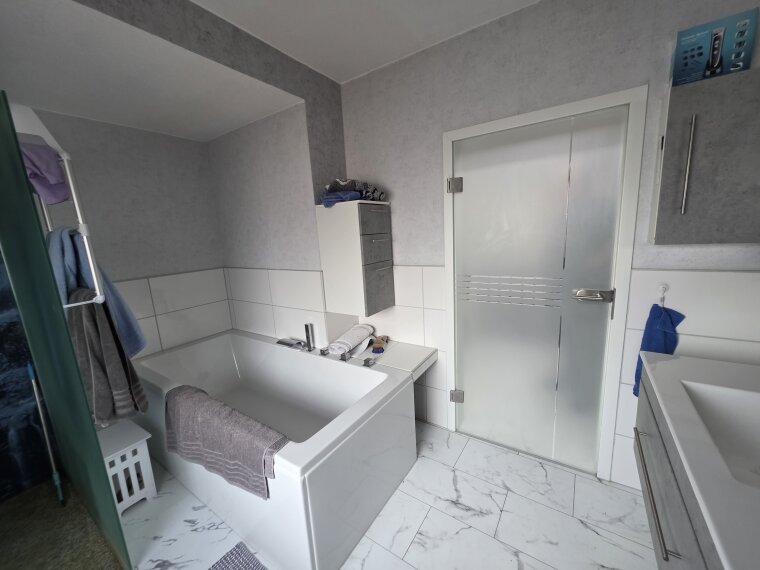 große Badewanne 1.OG