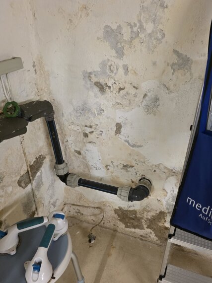 Feuchtigkeit bei Grundwasser 