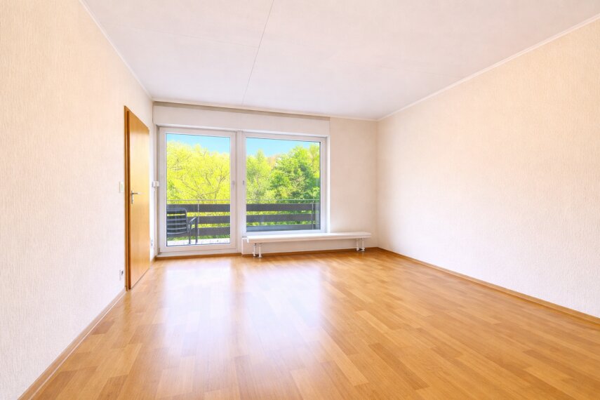 EG Zimmer neben Wohnzimmer 