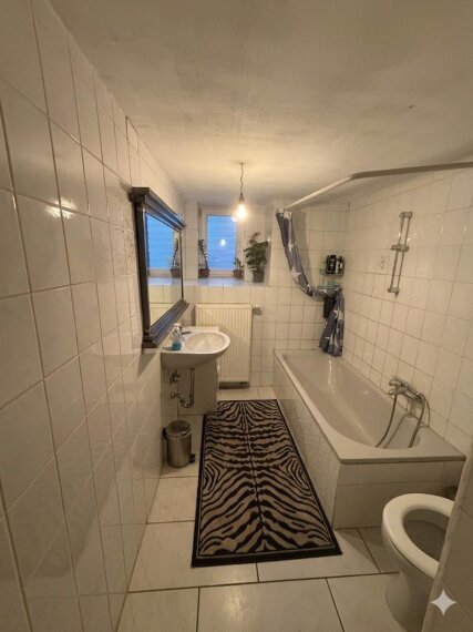 Badezimmer inkl. Badewanne EG
