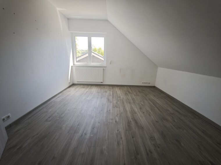 Schlafzimmer 2, OG