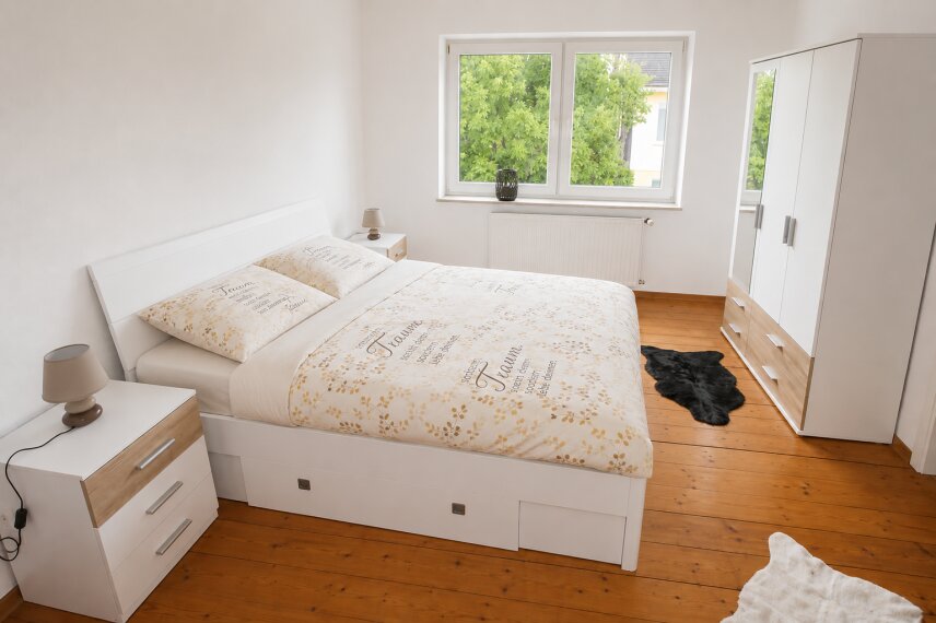Schlafzimmer DG