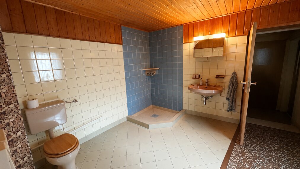 Bad mit Dusche