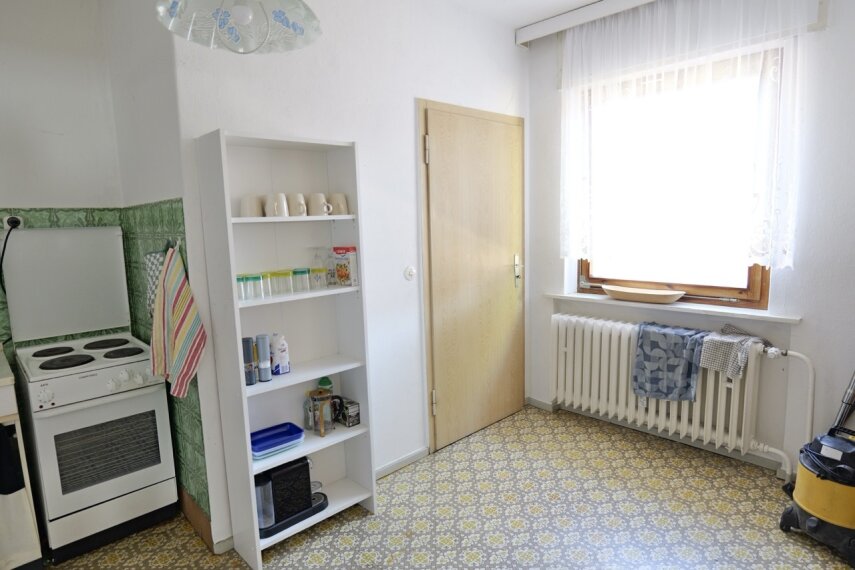 Küche mit Kellerzugang