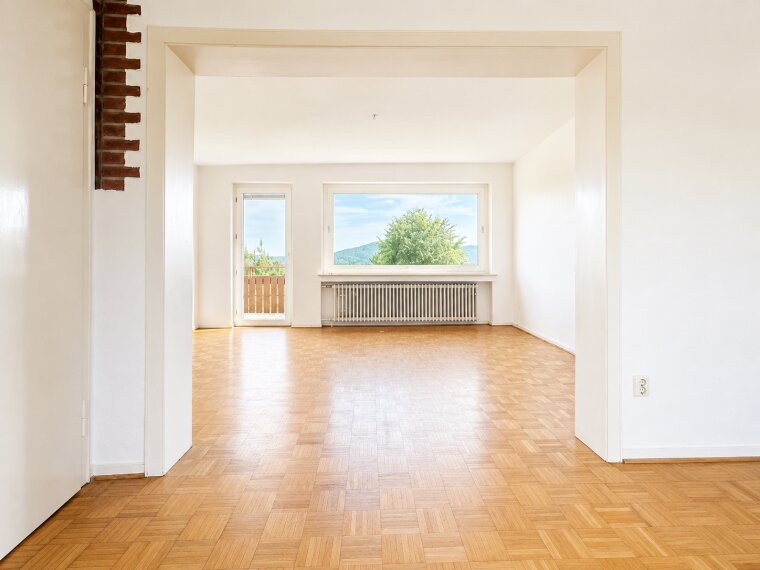 1. OG Wohn-/ Esszimmer Balkon