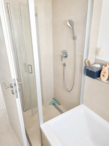 Dusche im Bad