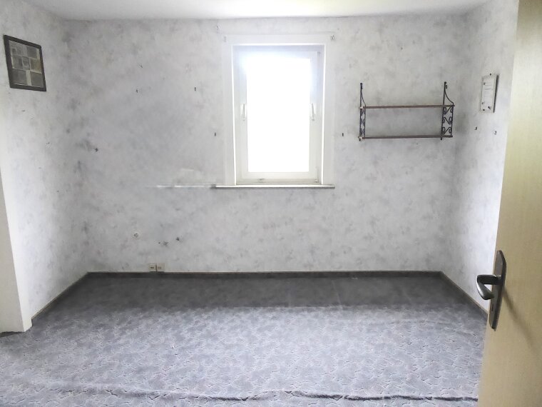 Rechtes Zimmer OG