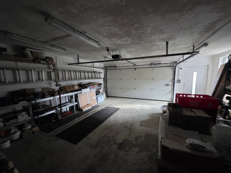 Garage mit Grube 