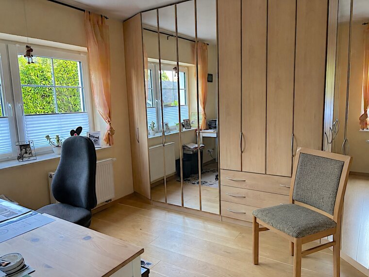 Büro EG