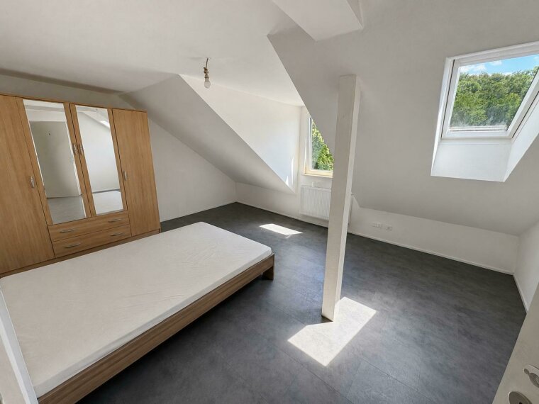 Schlafzimmer DG