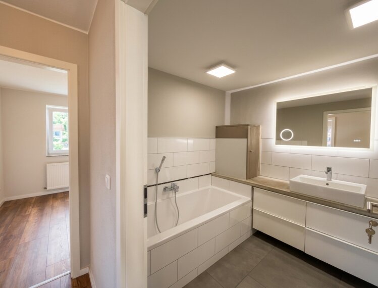 Badezimmer mit Badewanne