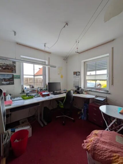 Büro EG